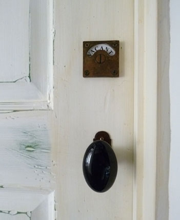 カオリンヌ・屋内ドア用レバーハンドルとドア錠